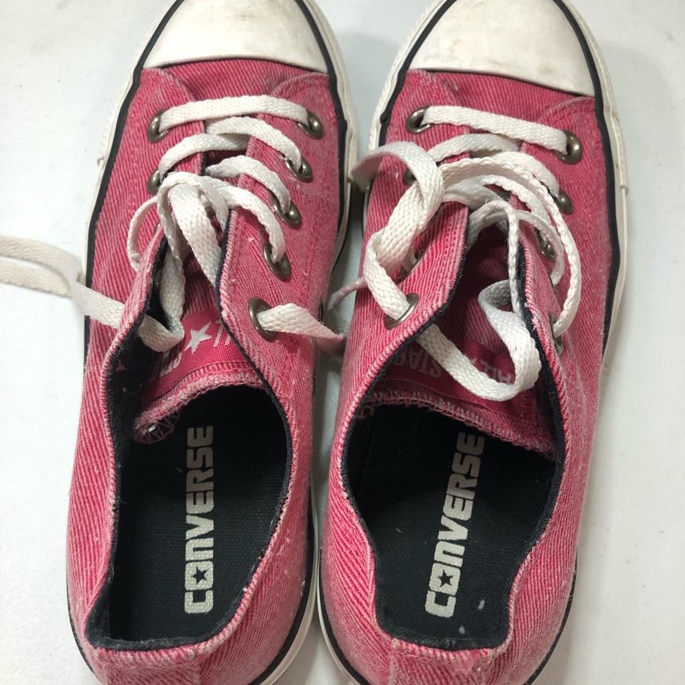 Pink Converse - Picture 4 of 5